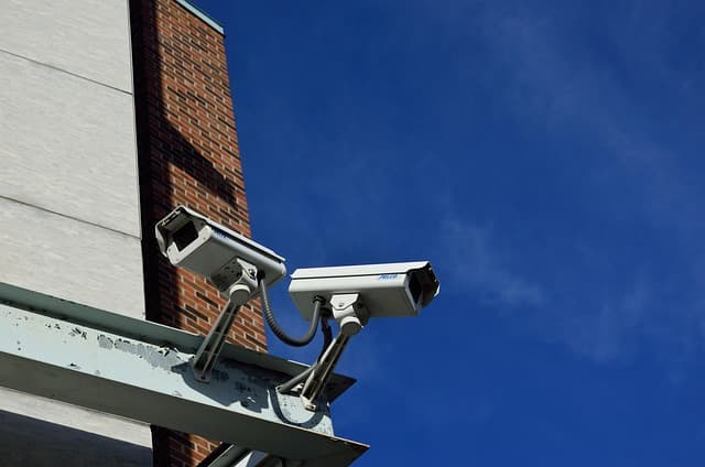 Comment Choisir un Service de Sécurité Fiable pour Votre Domicile